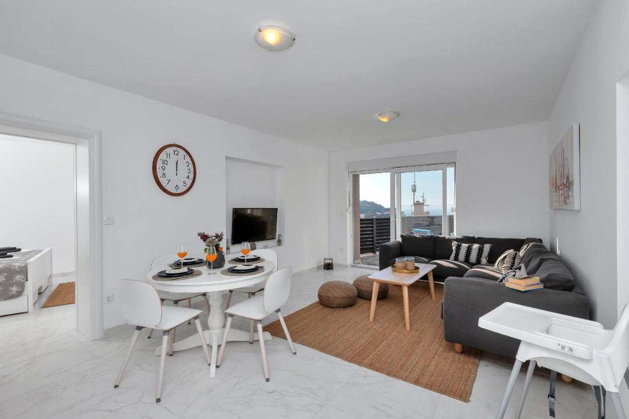 Apartment Lotte With Private Pool In The City Center! Макарска Екстериор снимка