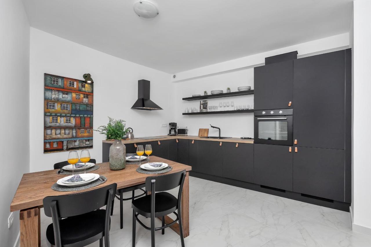 Apartment Lotte With Private Pool In The City Center! Макарска Екстериор снимка