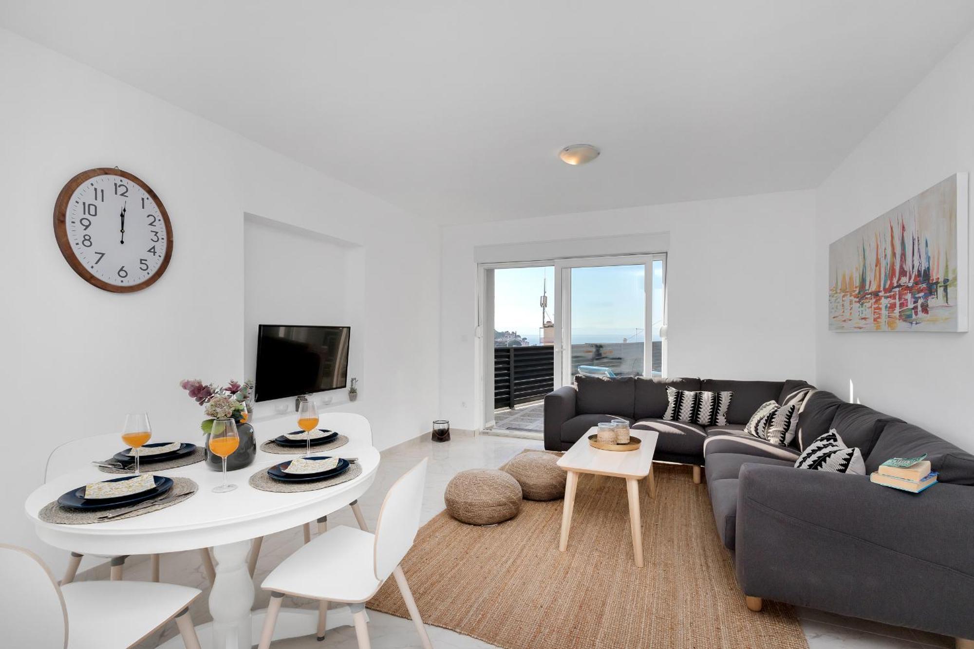 Apartment Lotte With Private Pool In The City Center! Макарска Стая снимка