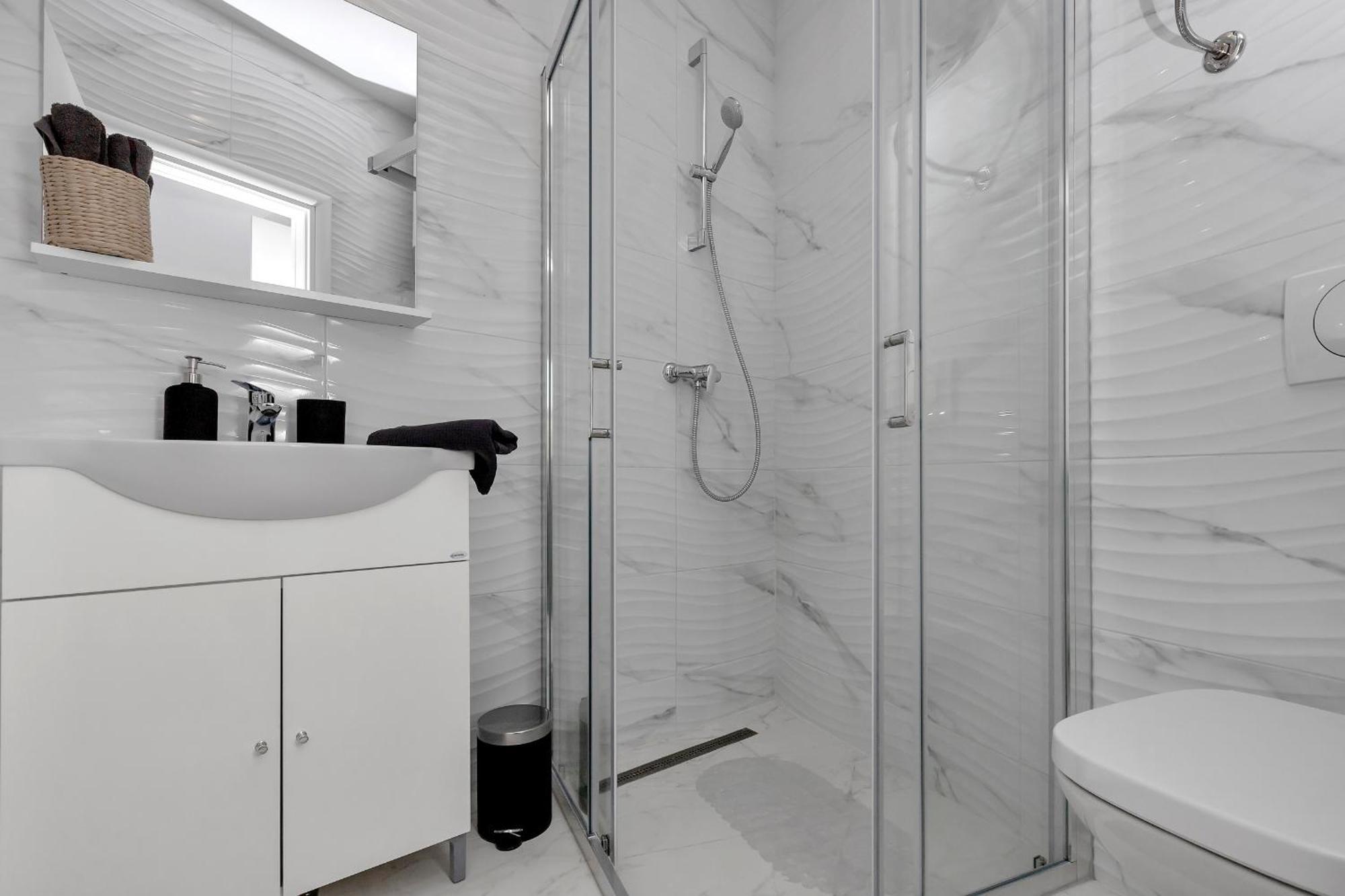Apartment Lotte With Private Pool In The City Center! Макарска Стая снимка